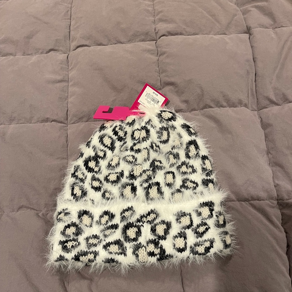 Cute toboggan purchased from Kohl’s. The brand is “So” and one size fits all.